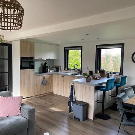 Beautiful With Spacious Garden بيت للعطل