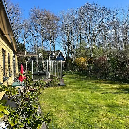 Beautiful With Spacious Garden *