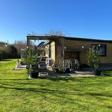 Beautiful With Spacious Garden *