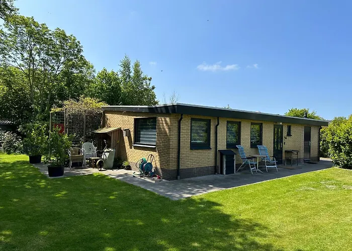 Beautiful With Spacious Garden 度假居