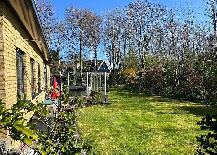 Beautiful With Spacious Garden *